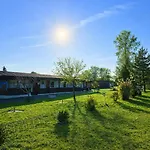 Autocamp Kosmonosy مكان تخييم *