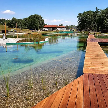 キャンプ場 Autocamp Kosmonosy *